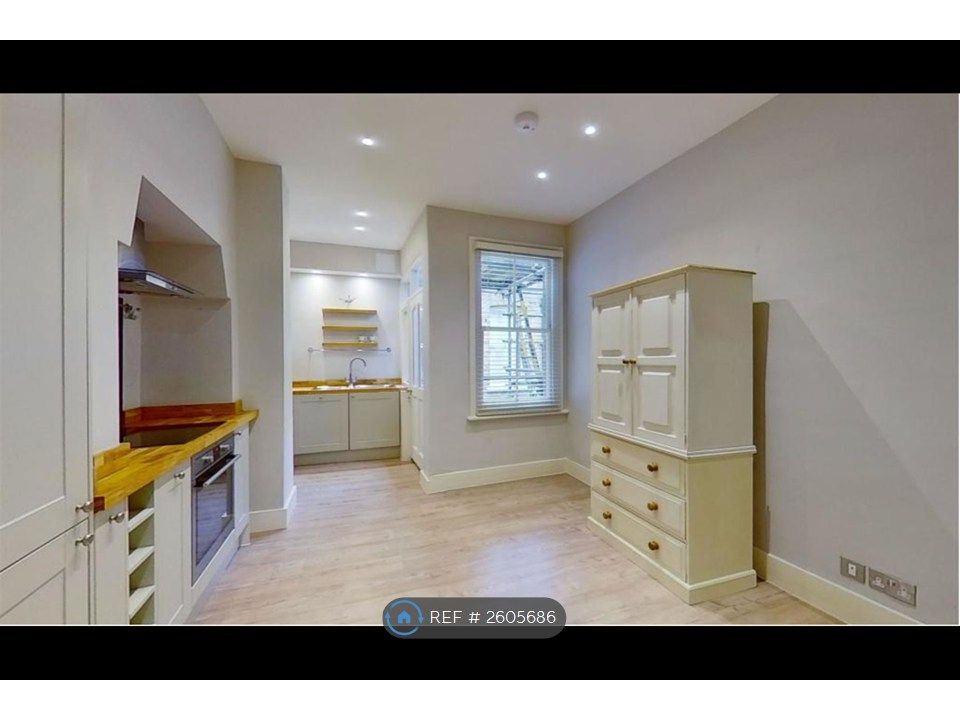 Property photo 3 of 9 Kitchen Breakfast Room