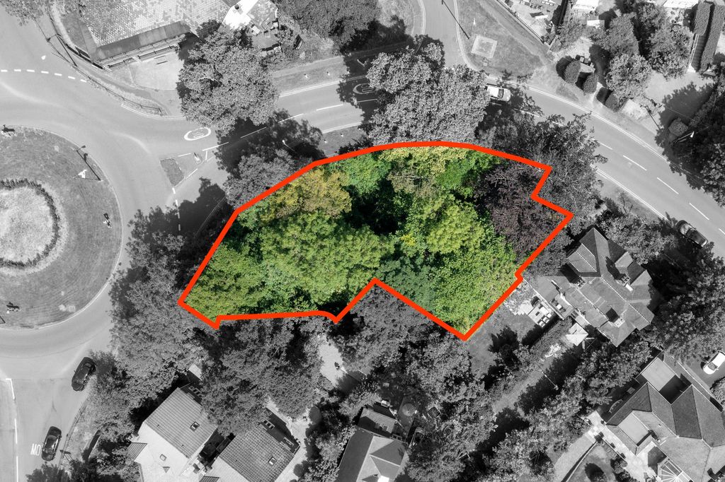 Property photo 1 of 2