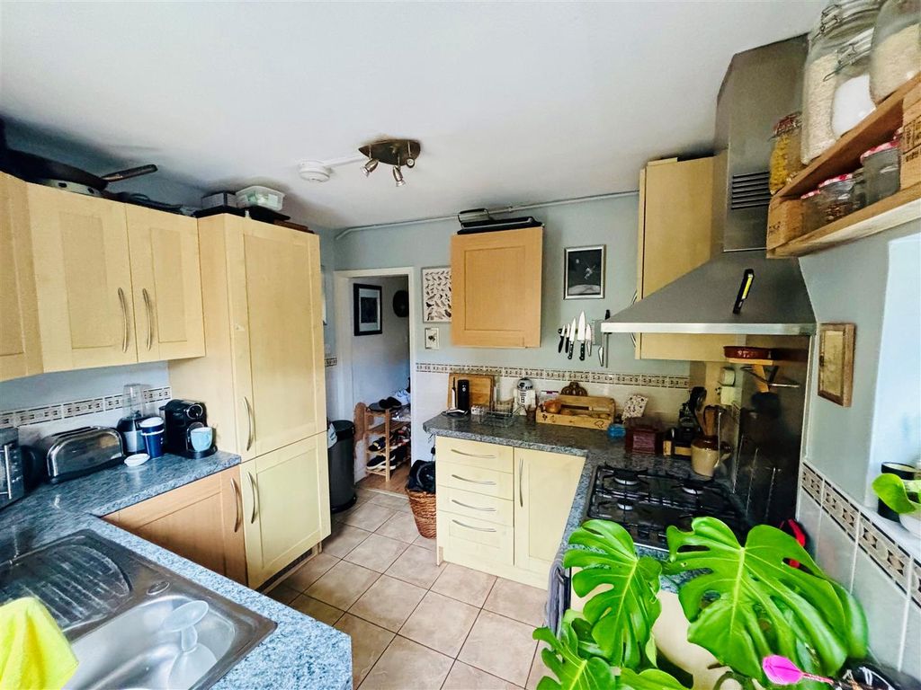 Property photo 2 of 6 Elm Road Kitchen.Jpg