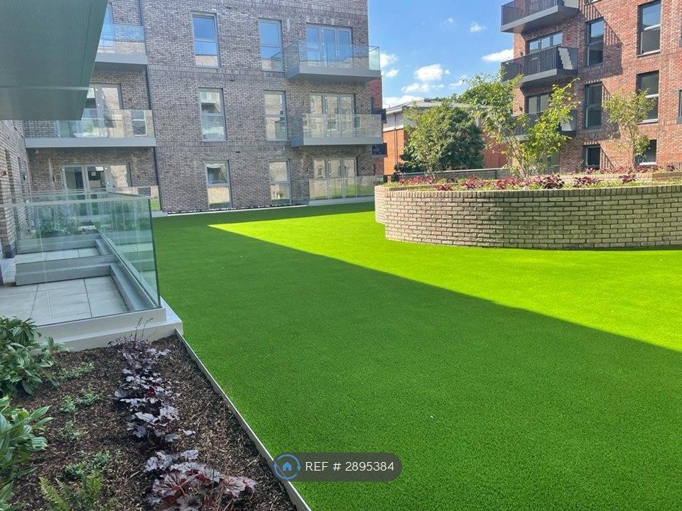 Property photo 1 of 6 Patio Garden With Balcony