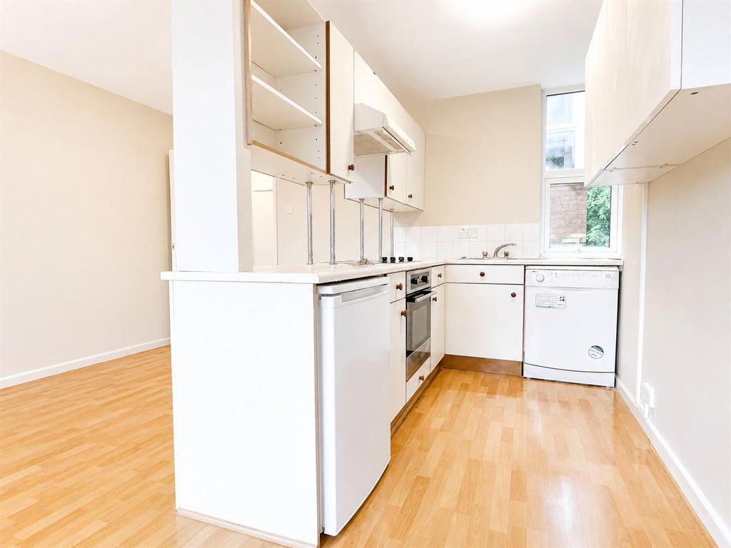 Property photo 3 of 8 Kitchen.E.1.Jpg