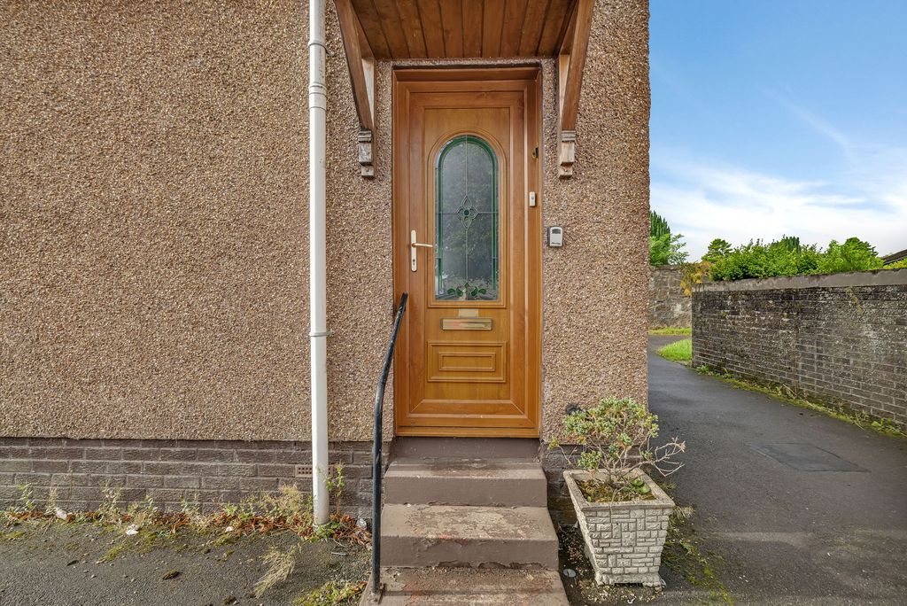 Property photo 2 of 20 1