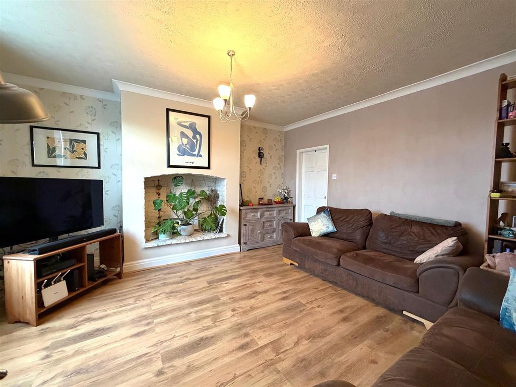 Property photo 2 of 22 B1.Jpeg