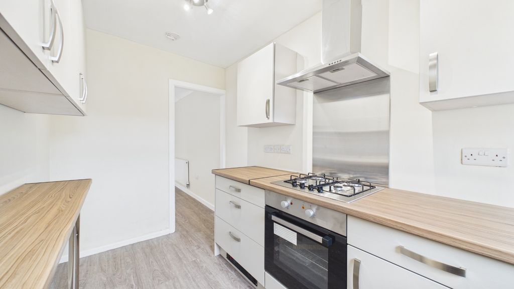 Property photo 3 of 17 5429245