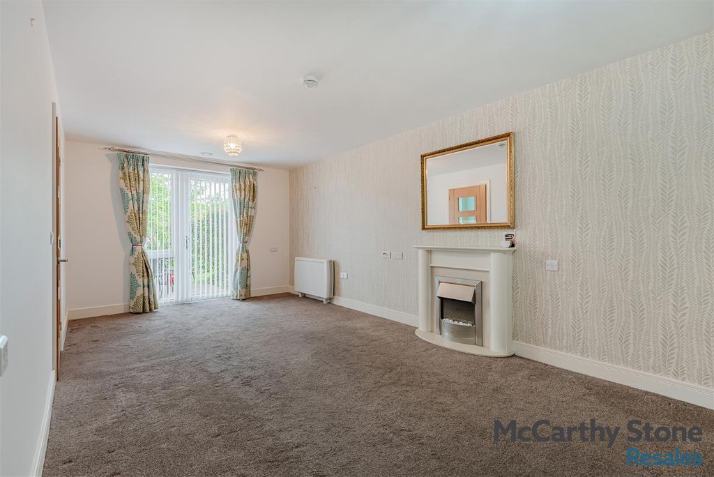 Property photo 2 of 27 8690736-Interior05.Jpg