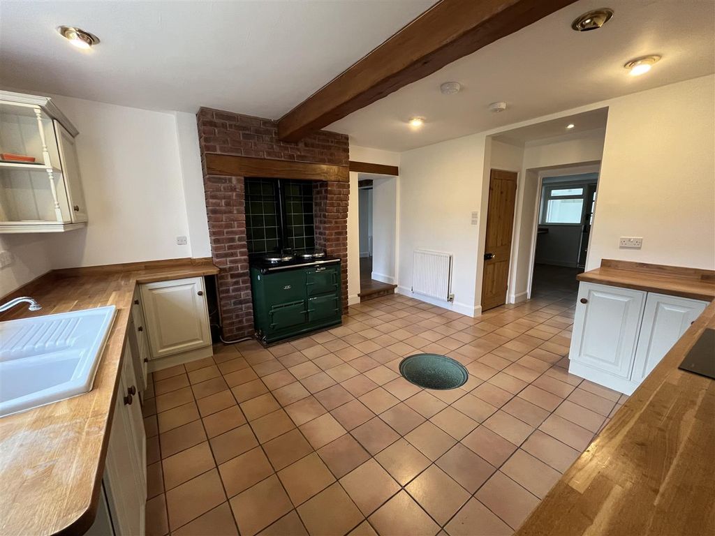 Property photo 2 of 21 Kitchen