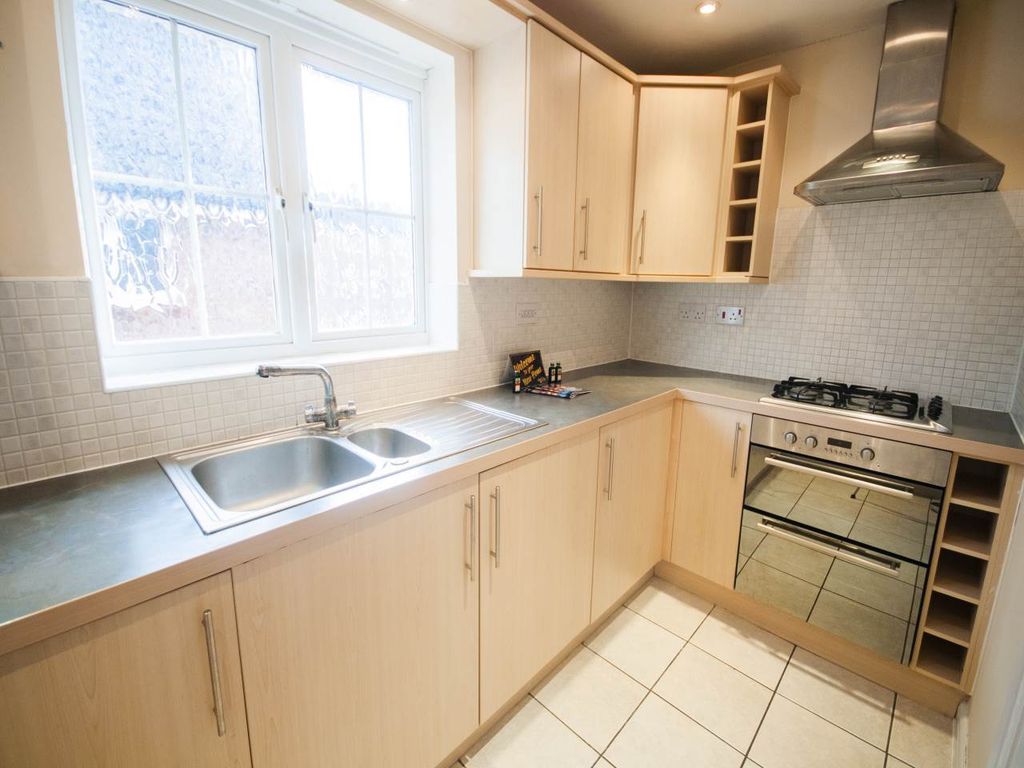 Property photo 2 of 6 Kitchen