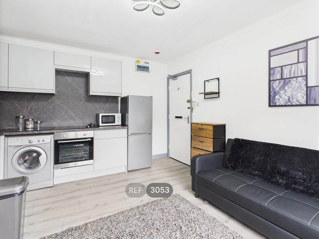 Property photo 3 of 10 Kitchen/Living Area