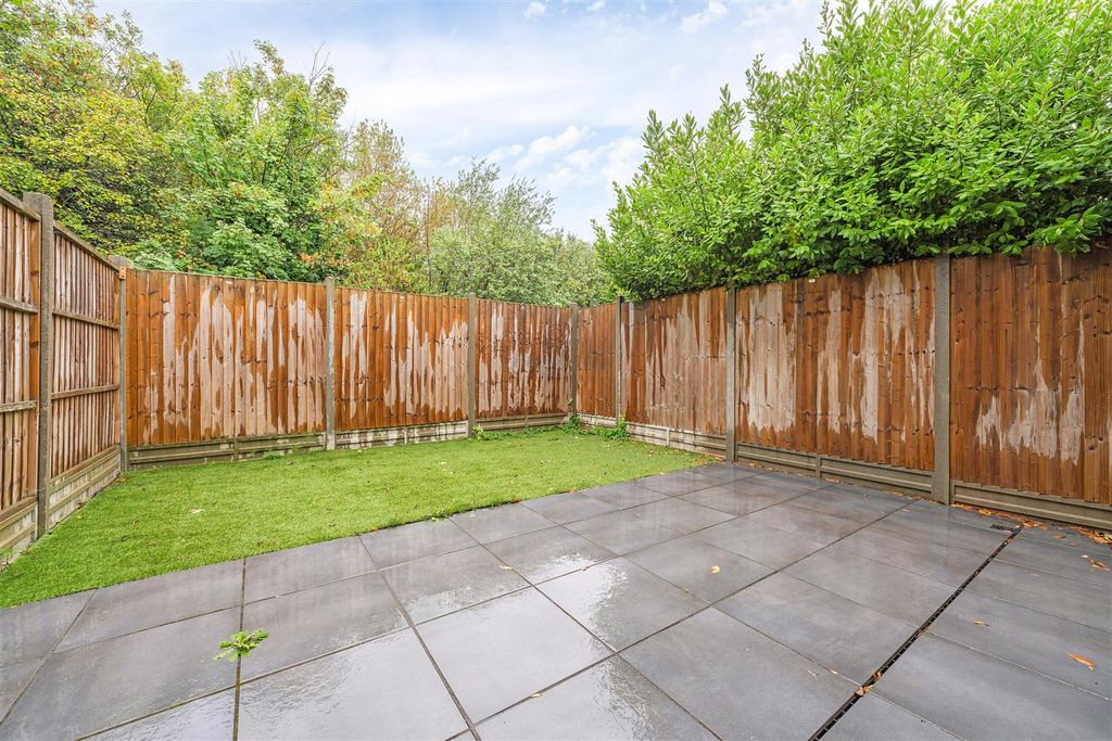 Property photo 3 of 12 Selby Road-11.Jpg