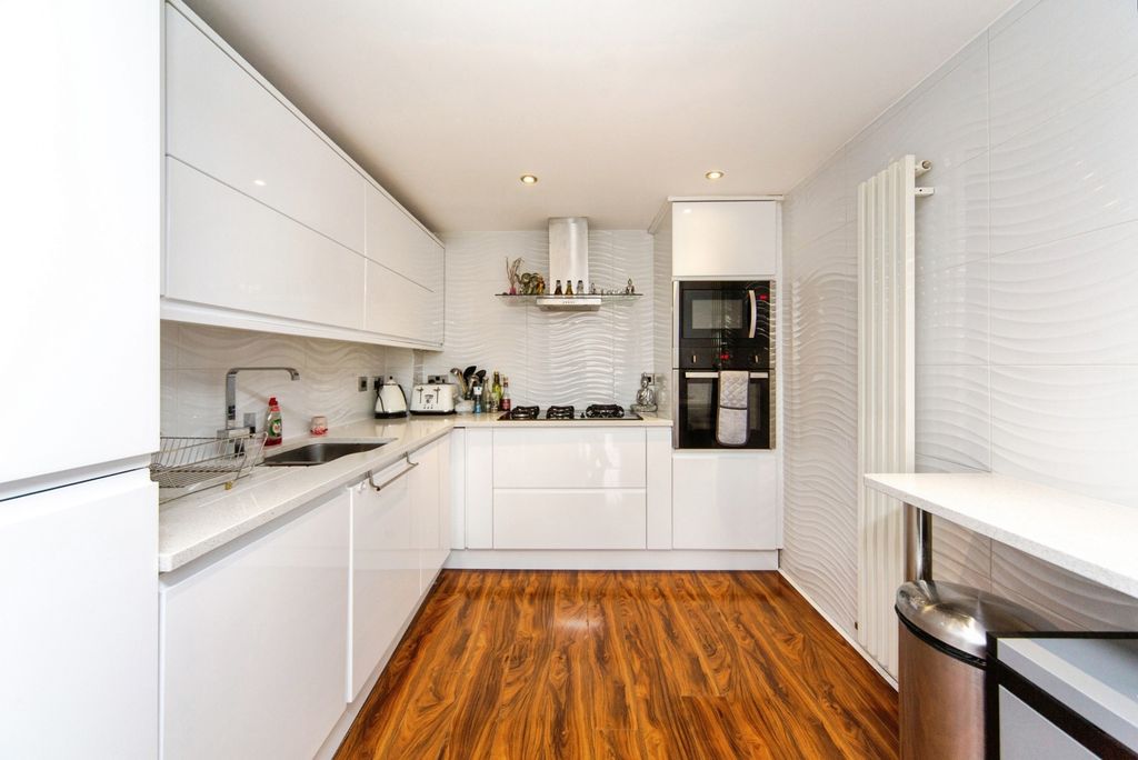 Property photo 3 of 14 Pbox-Img.Jpg