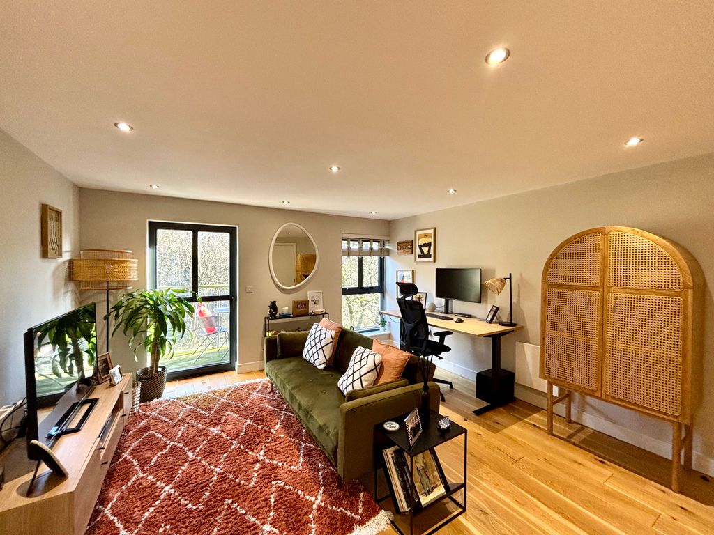 Property photo 2 of 14 Living Area