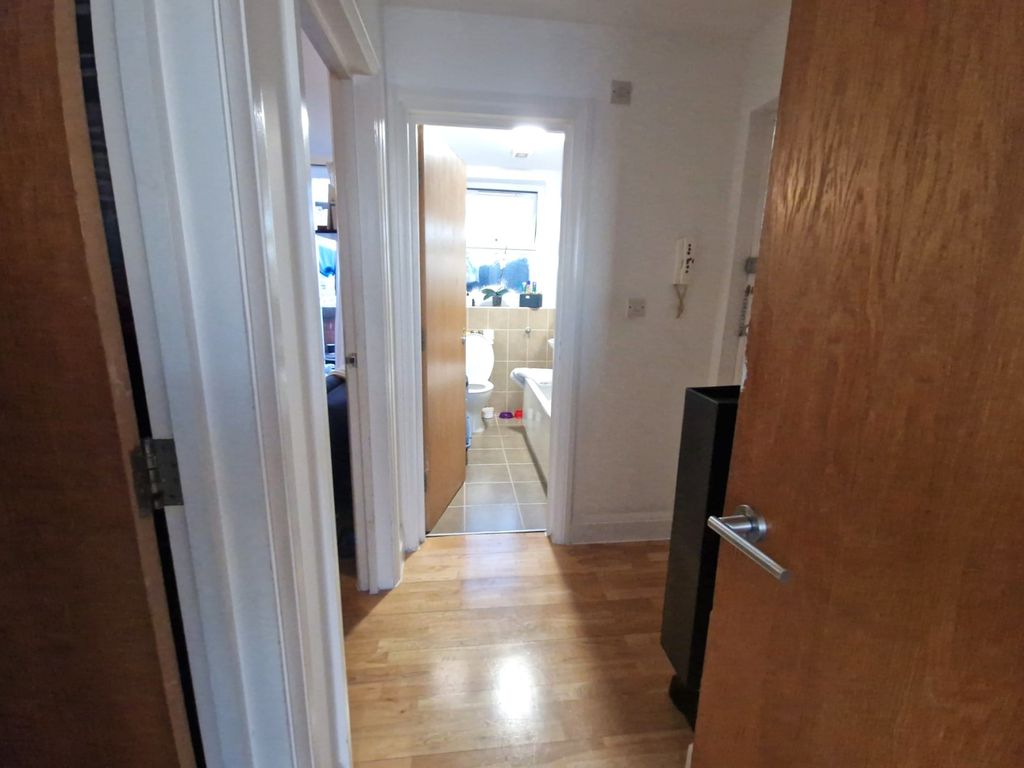 Property photo 2 of 8 Gallery