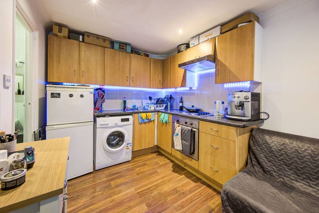 Property photo 3 of 7