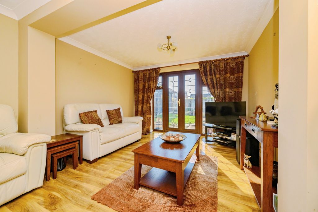 Property photo 2 of 19