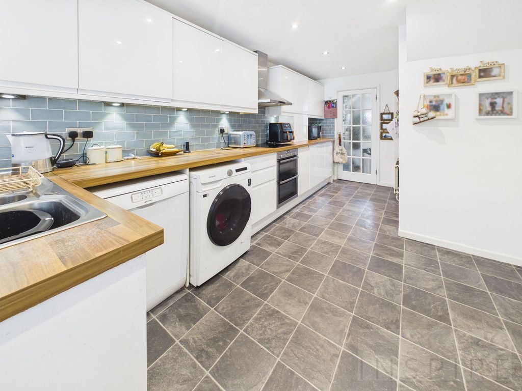 Property photo 3 of 36