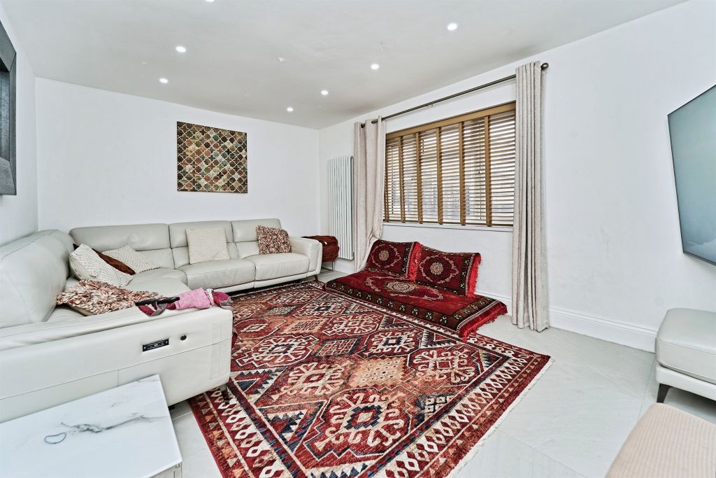 Property photo 2 of 22