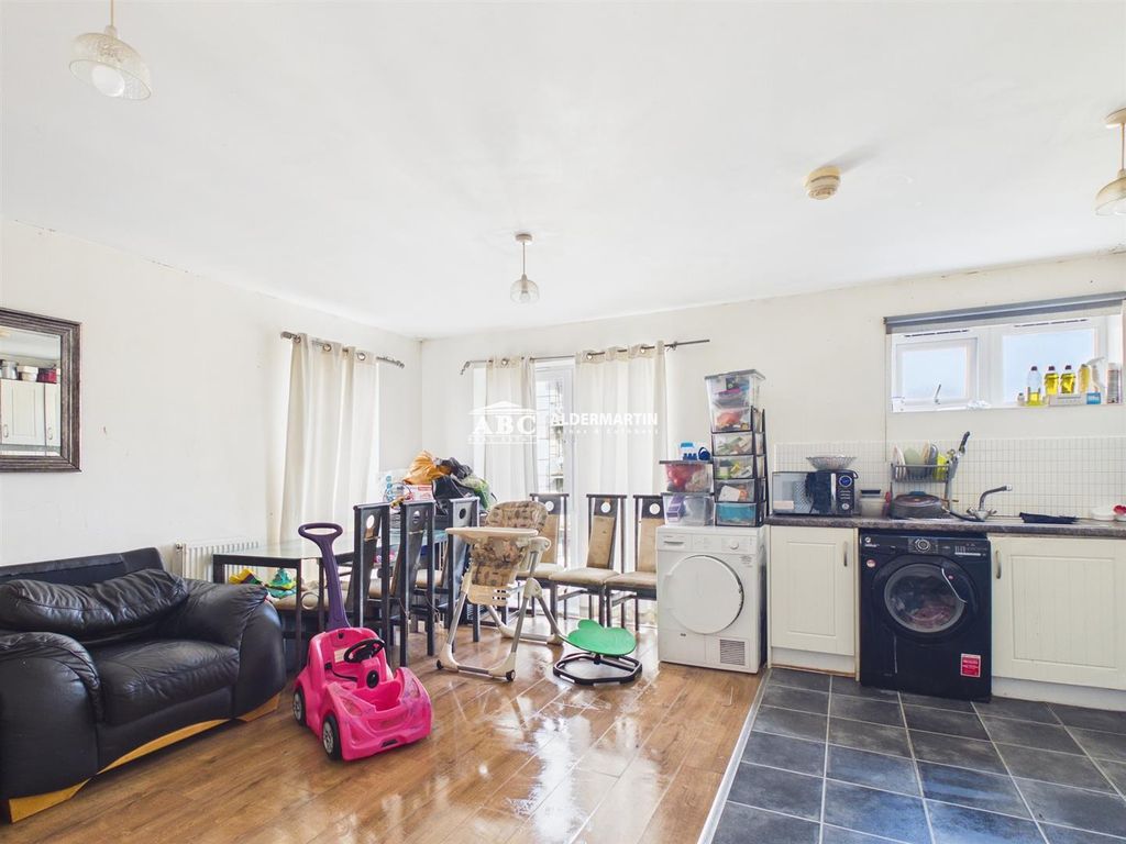 Property photo 3 of 9 Cam03827G0-Pr0139-Still001.Jpg