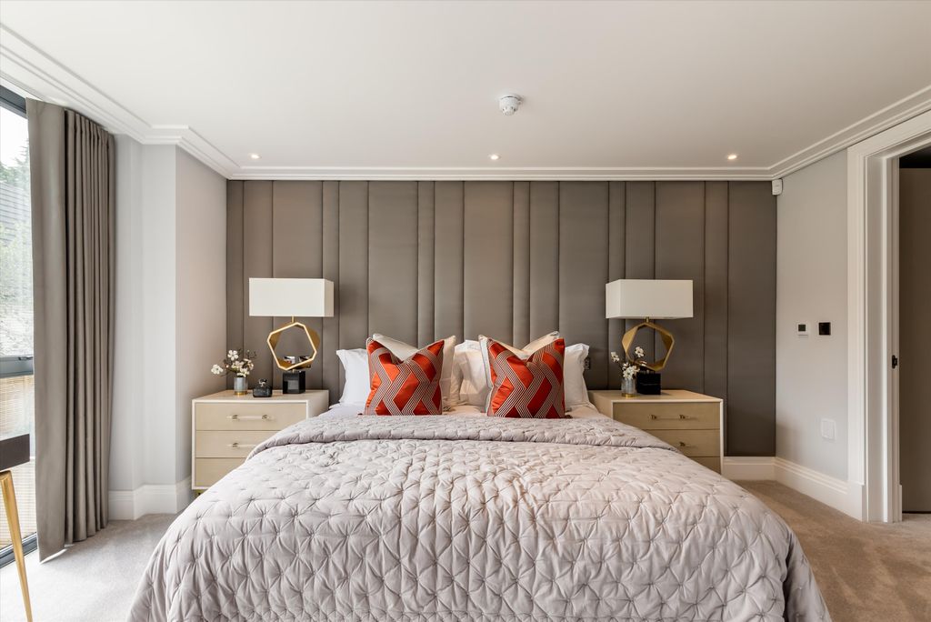 Property photo 3 of 13 Image