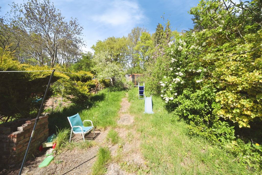 Property photo 2 of 12