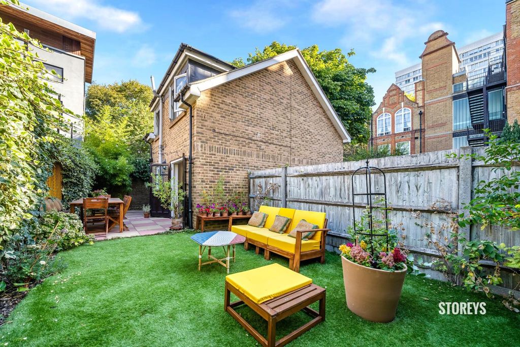 Property photo 1 of 22
