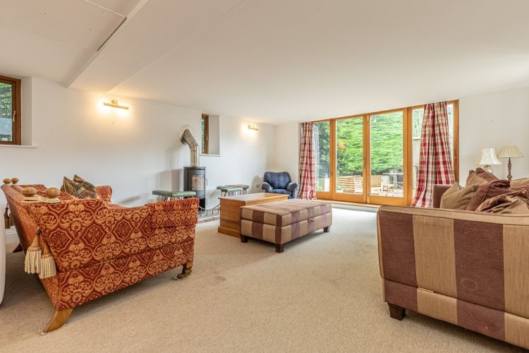 Property photo 3 of 9 265895
