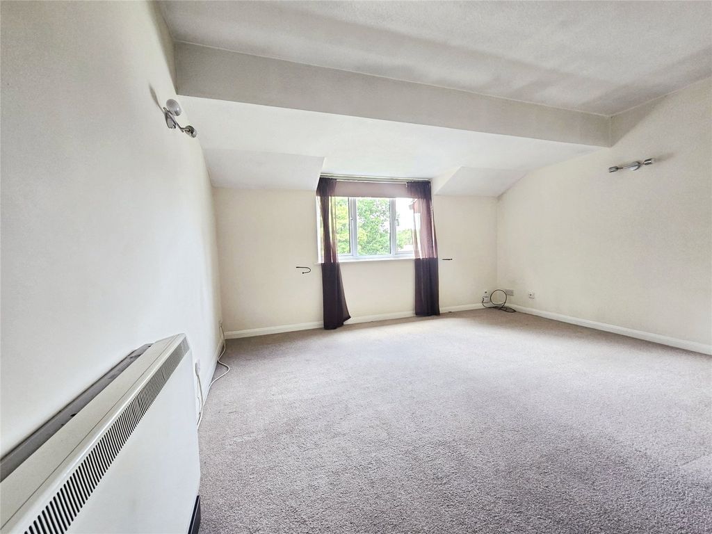 Property photo 3 of 6 Picture No. 01