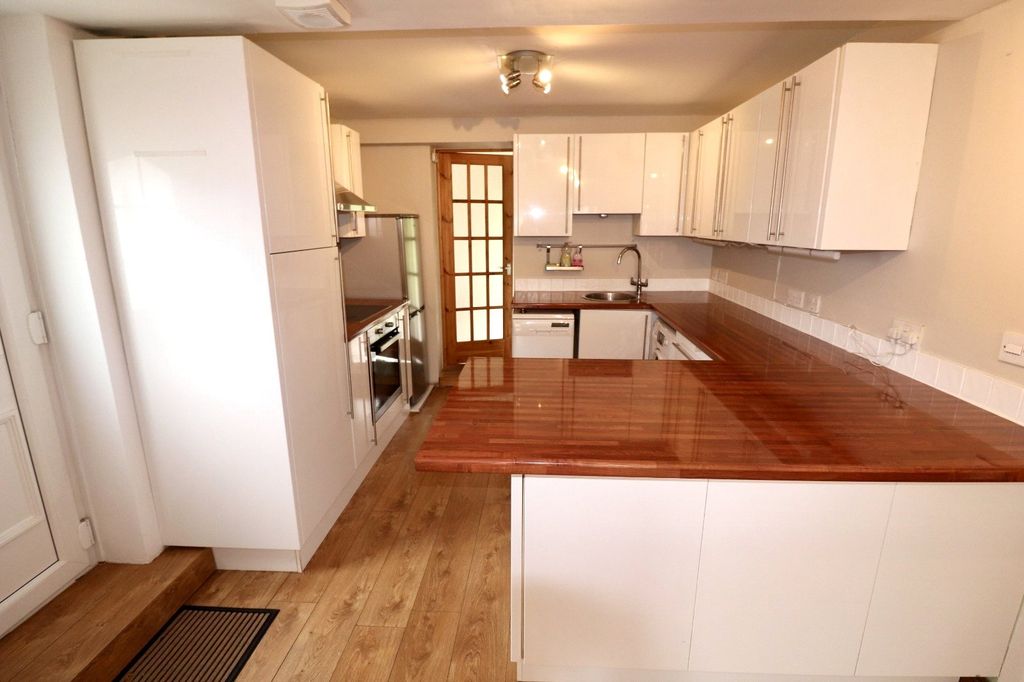 Property photo 3 of 14 Picture No. 25