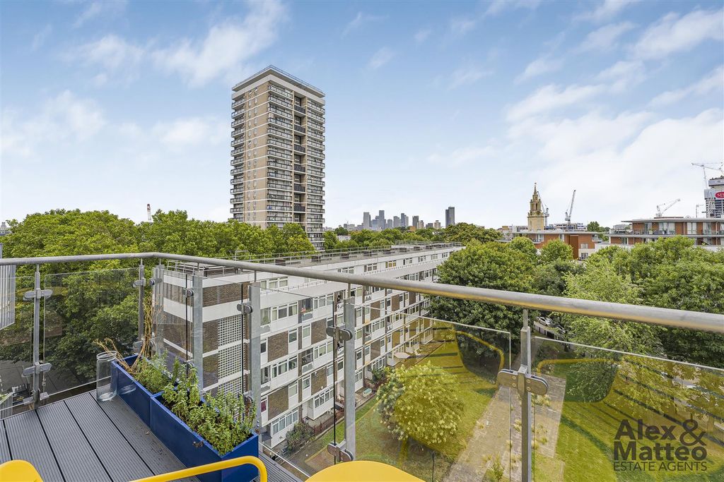 Property photo 2 of 19 Davoll Court