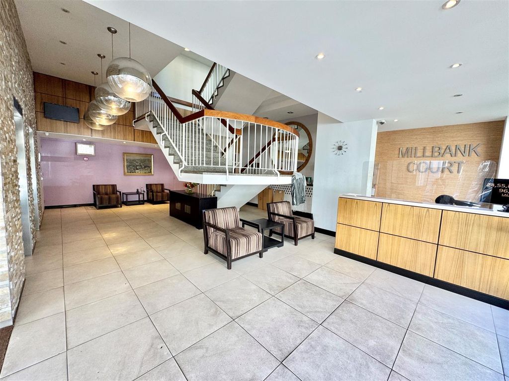 Property photo 1 of 9 Foyer.Jpg
