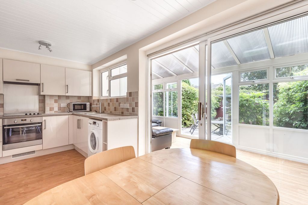 Property photo 2 of 15 Img_19_14_Original.Jpg