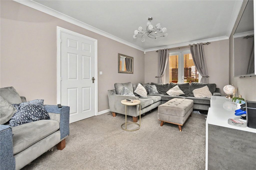 Property photo 2 of 15 Picture No. 10