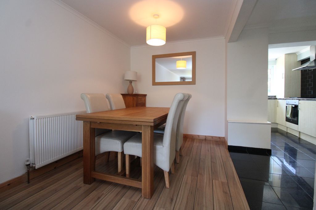 Property photo 3 of 15 Dining Area