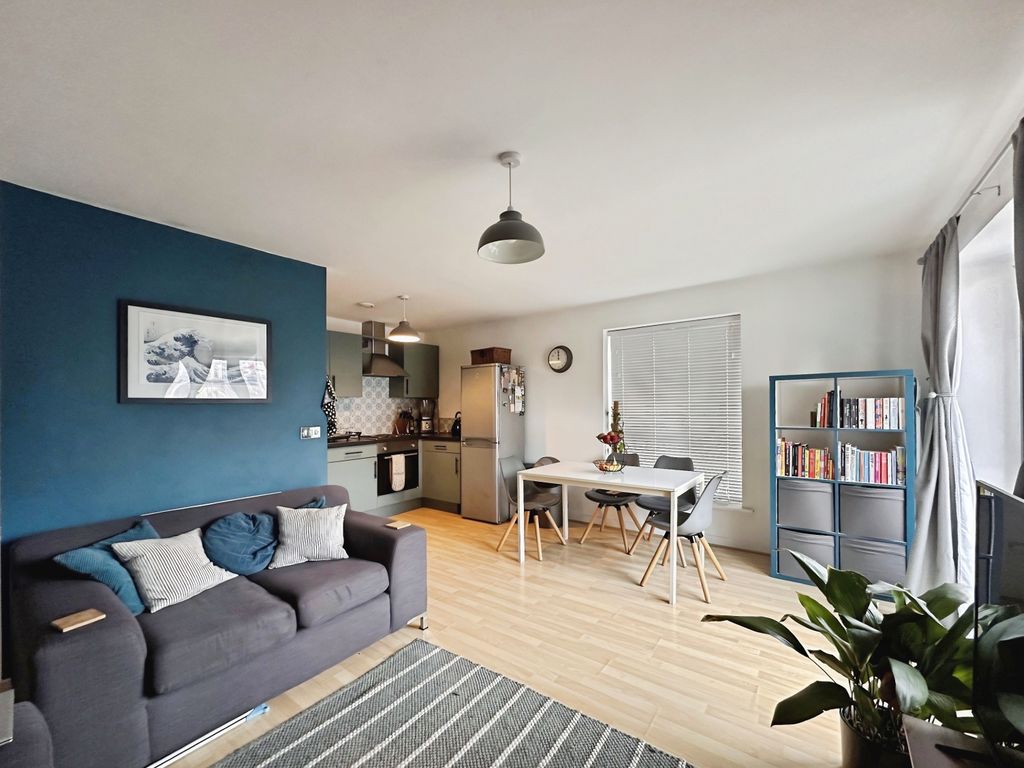 Property photo 2 of 17 Living Kitchen