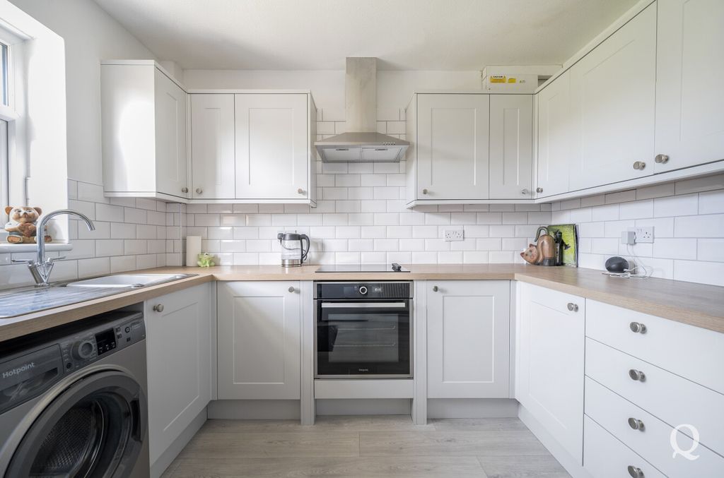 Property photo 2 of 23 9B16F611-3E1F-4Aa...