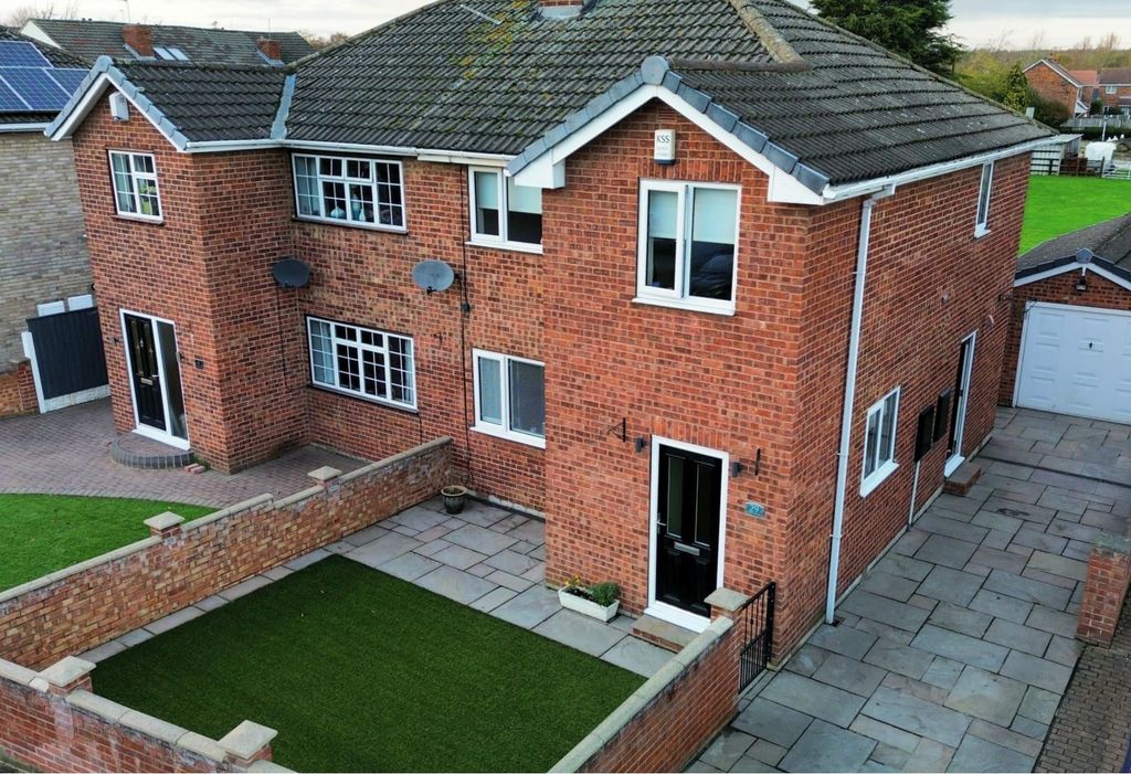 Property photo 1 of 16 Front