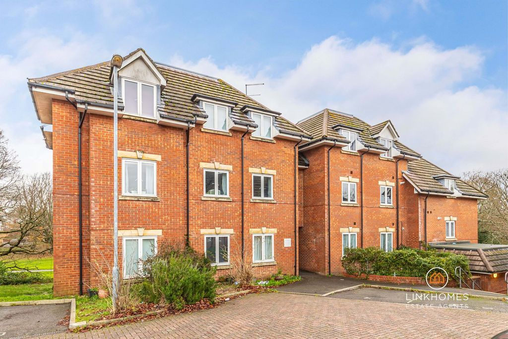 Property photo 1 of 15