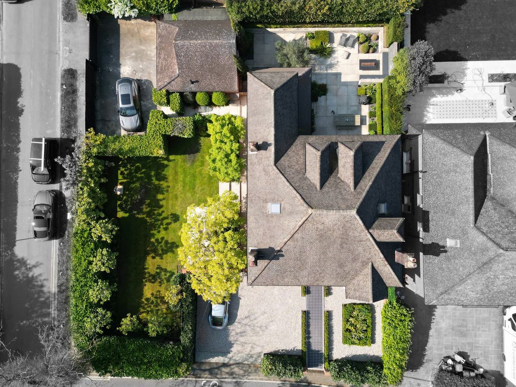 Property photo 3 of 43