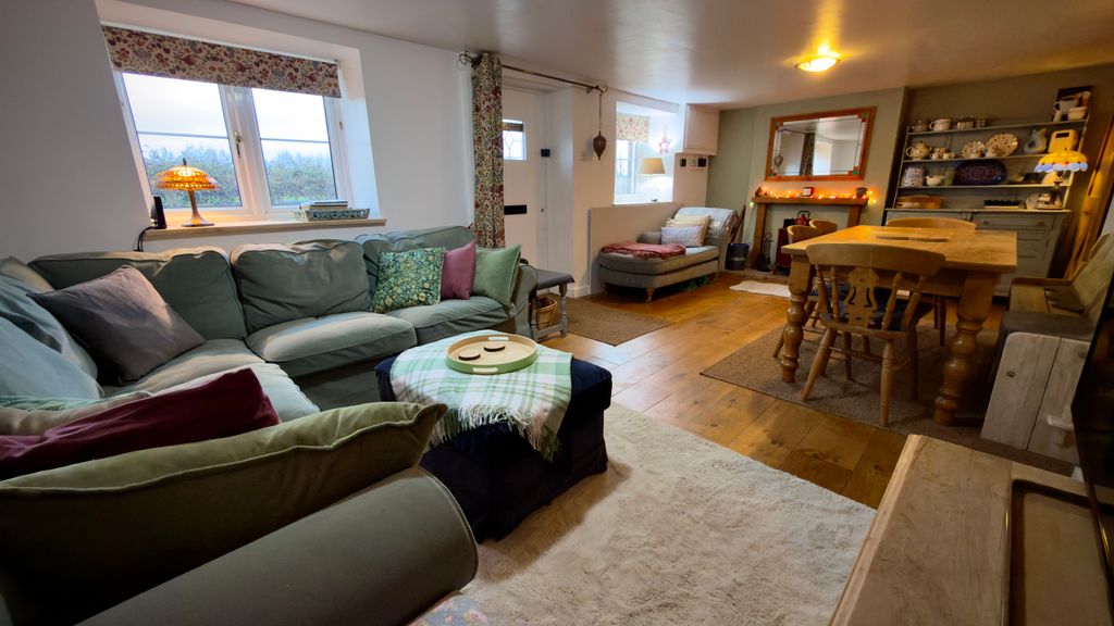 Property photo 2 of 21