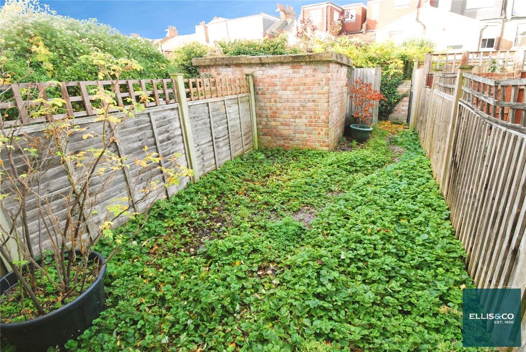 Property photo 3 of 13 Picture No. 11