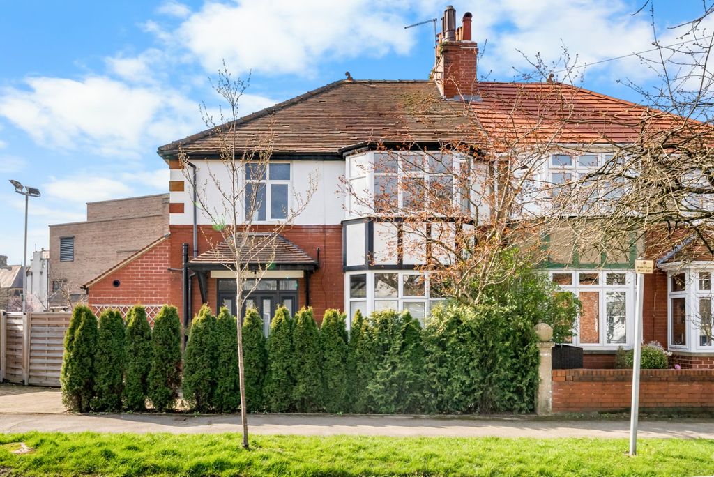 Property photo 1 of 16 Picture No. 08