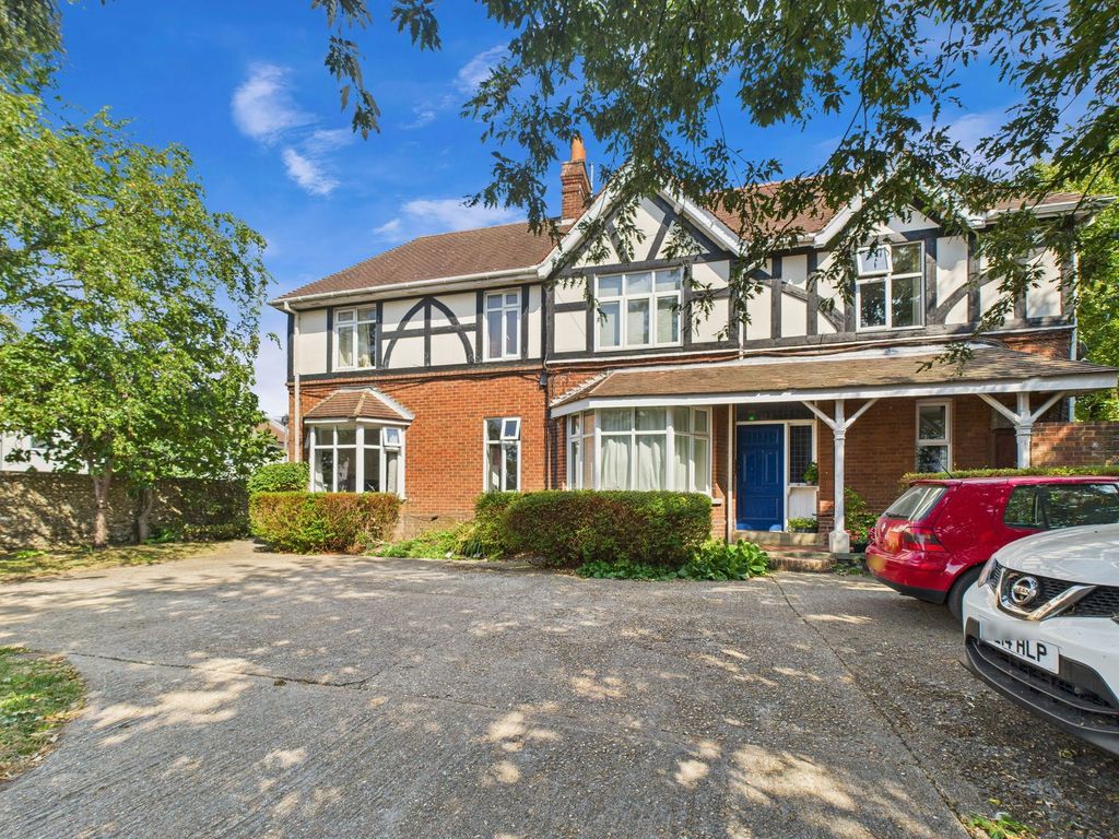 Property photo 1 of 5