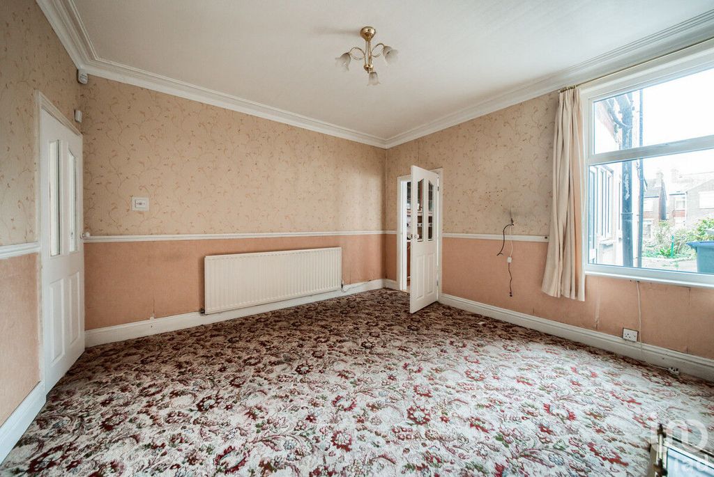 Property photo 3 of 21