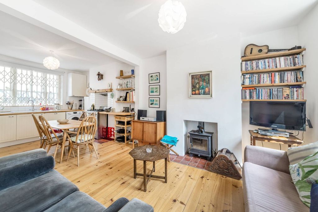 Property photo 1 of 9