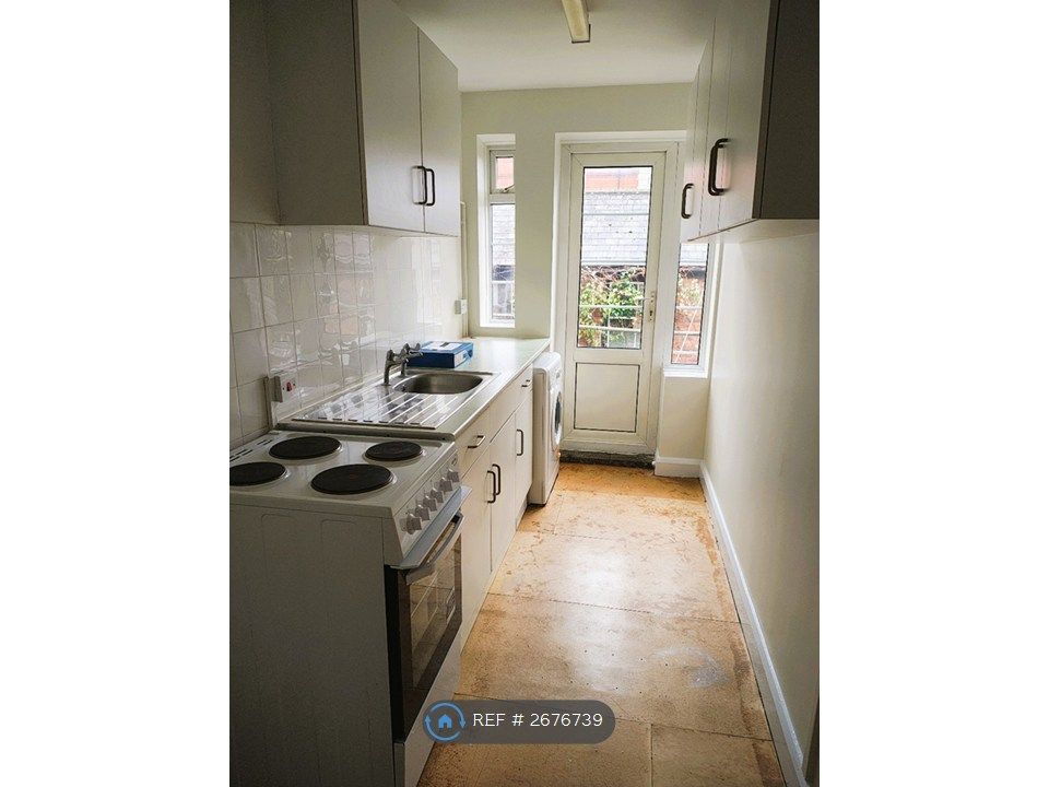 Property photo 3 of 6 Kitchen