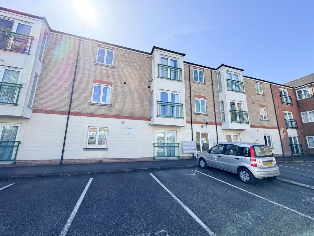 Property photo 1 of 10 4132180