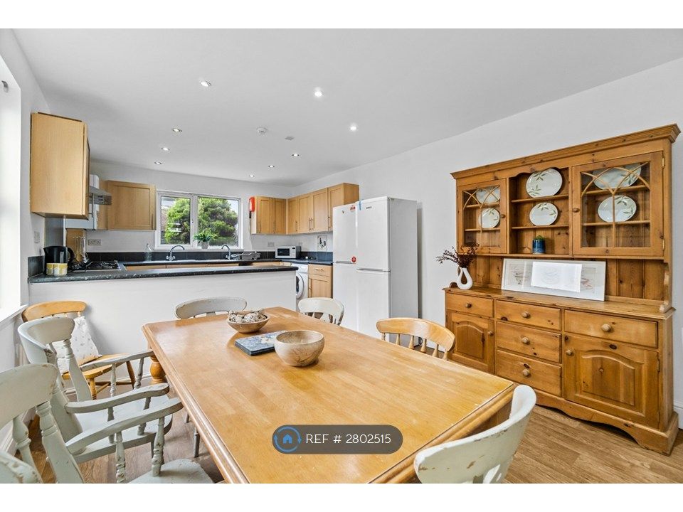 Property photo 2 of 11 Communal Kitchen