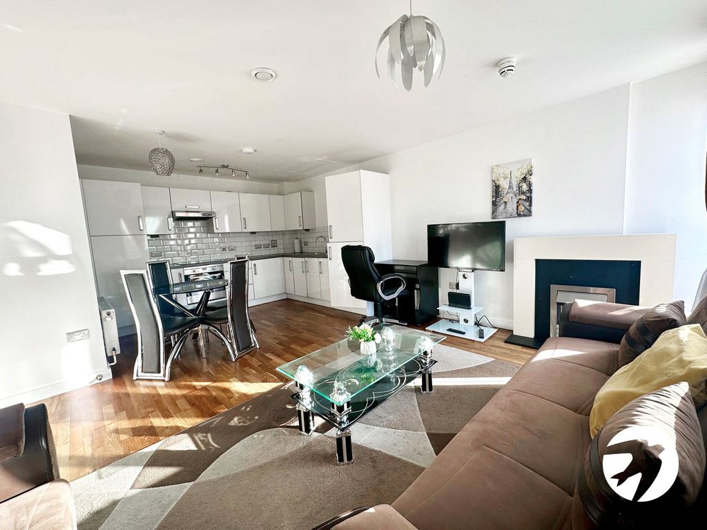 Property photo 3 of 12 Picture 3