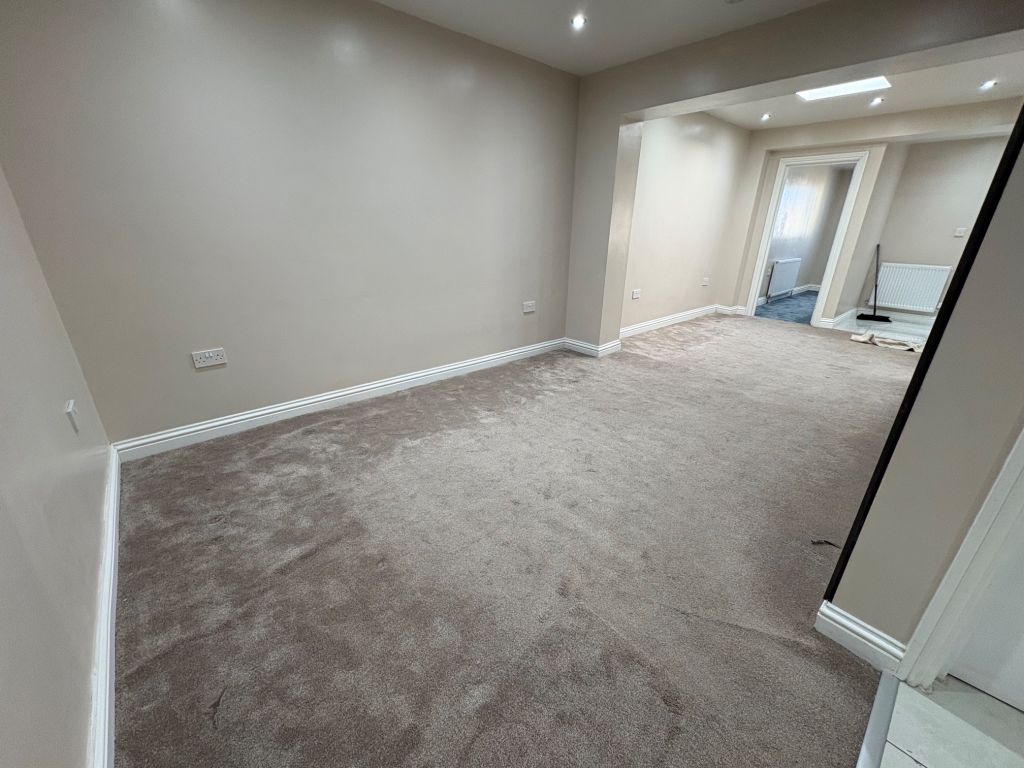 Property photo 3 of 9 Media-1777407818583-5290986770