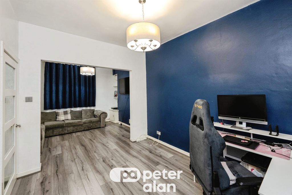 Property photo 3 of 14