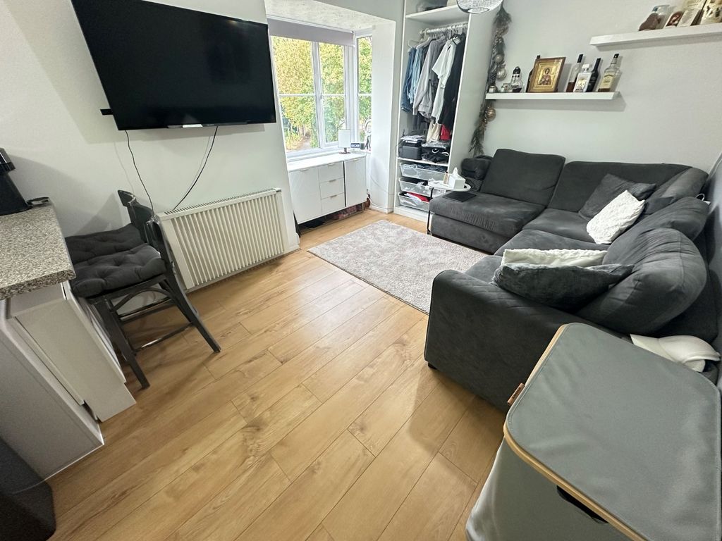 Property photo 3 of 7 4567722